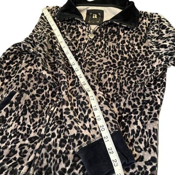 Ac-tiv-ology Leopard Print Velour Feel Jacket Black Collar and Cuffs Size Small - Picture 8 of 8